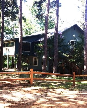 Deer Lake Cabins - Rambling Rose